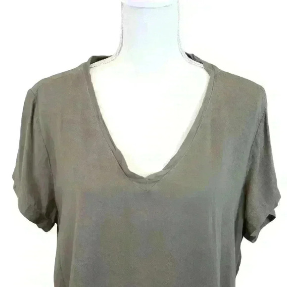 Cloth & Stone Olive Army Green Gray V Neck T-Shirt Size Large - Picture 2 of 6